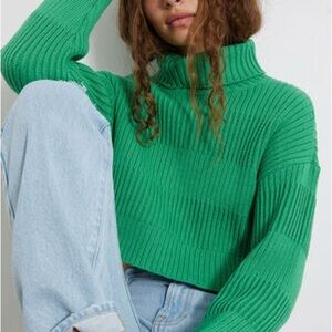 La Hearts Vibrant Green Ribbed Turtleneck Sweater